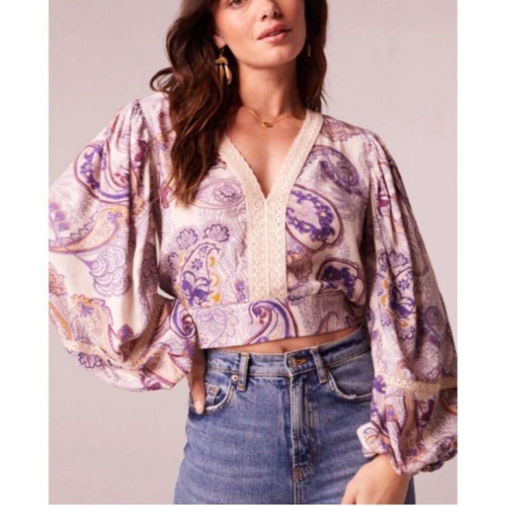 NWT Medium Purple and cream paisley lace crop top